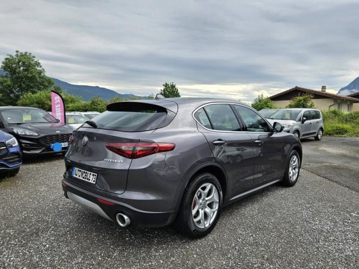 Alfa Romeo Stelvio 2.2 Diesel 160ch Edizione AT8 MY19 Gris - 4