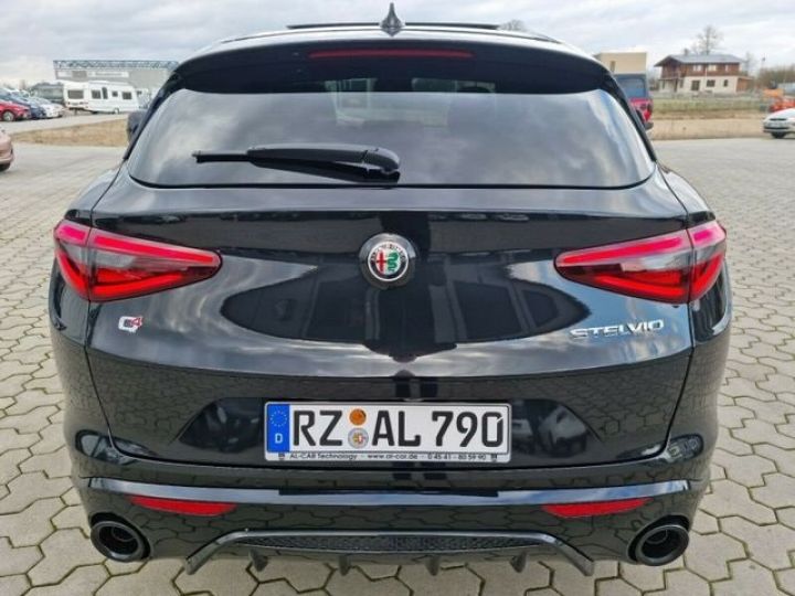 Alfa Romeo Stelvio Alfa Romeo Stelvio 2.0 Turbo 16V 206kW Veloce AT8-Q4 noir  Occasion - 5