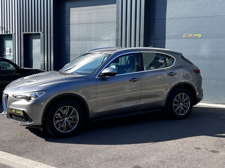 Alfa Romeo Stelvio Alfa-Romeo Stelvio Q4 - LOA 394 euros par mois - 210 ch - finition LUSSO GRIS - 3