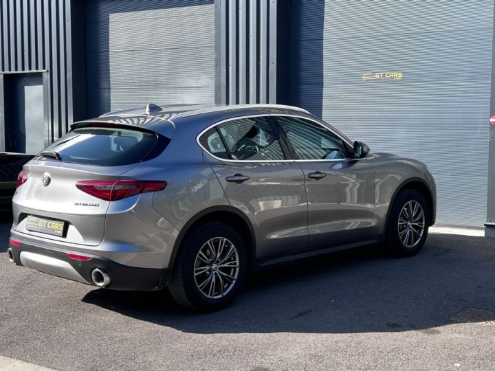 Alfa Romeo Stelvio Alfa-Romeo Stelvio Q4 - LOA 394 euros par mois - 210 ch - finition LUSSO GRIS - 7