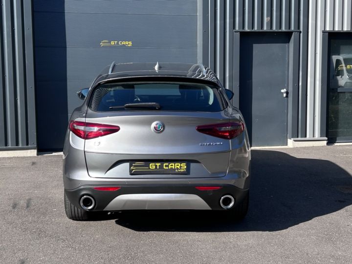 Alfa Romeo Stelvio Alfa-Romeo Stelvio Q4 - LOA 394 euros par mois - 210 ch - finition LUSSO GRIS - 8