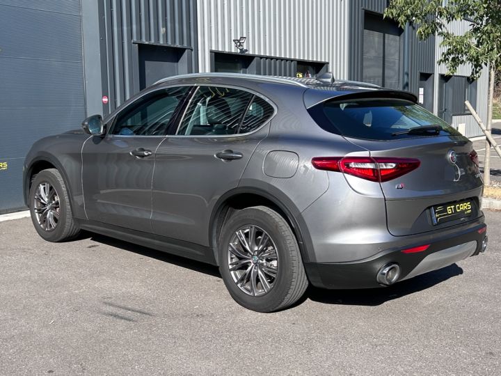 Alfa Romeo Stelvio Alfa-Romeo Stelvio Q4 - LOA 394 euros par mois - 210 ch - finition LUSSO GRIS - 9