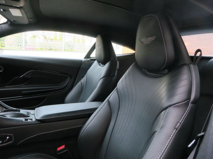 Aston Martin DB11 4.0 V8 510 *360° *LED* Entretien Full AM / Caméra / Garantie AM encore jusqu'au 7/2025 ! ! (prolongeable) Noire - 11