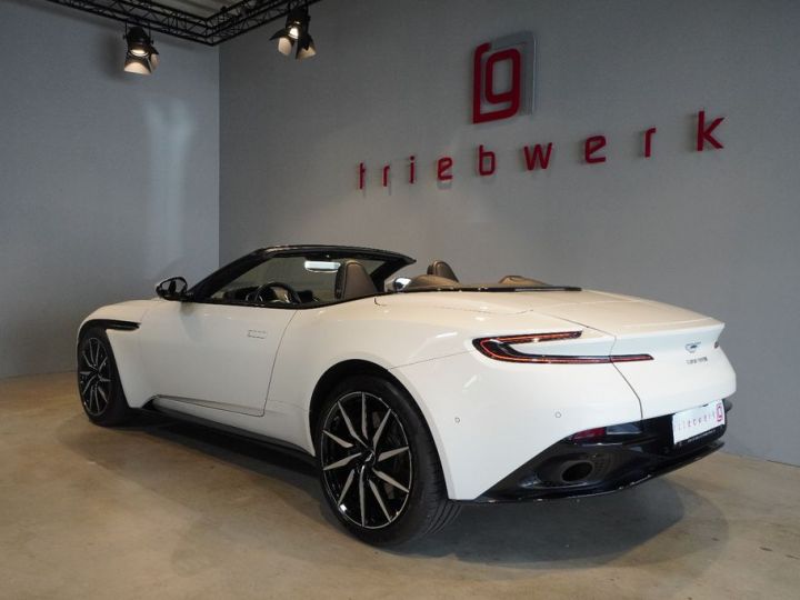 Aston Martin DB11 4.0 V8 Volante 510 1èreM 360° Garantie 12 Mois Prémium Blanche - 2