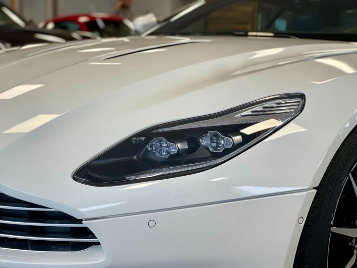 Aston Martin DB11 5.3 V12 Blanc nacré - 2