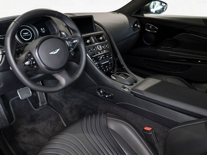 Aston Martin DB11 V12 5.2 608HP / B&O / 360° / JA 20 / Garantie 12 mois Prémium Grise - 9