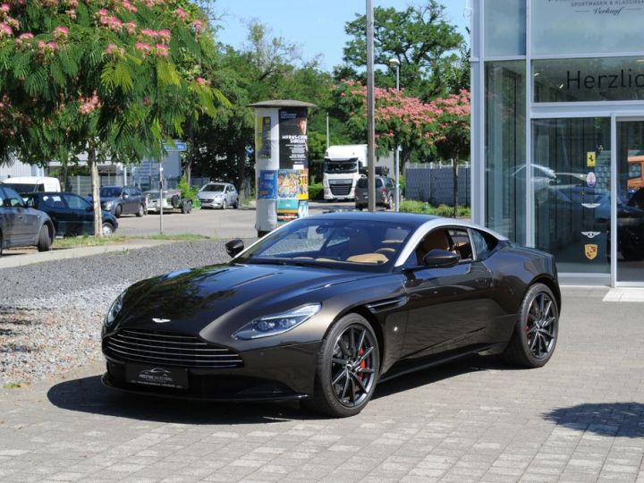 Aston Martin DB11 V12 5.2 608HP / B&O / 360° / JA 20 / Garantie 12 mois Prémium Brun - 1