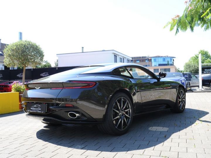 Aston Martin DB11 V12 5.2 608HP / B&O / 360° / JA 20 / Garantie 12 mois Prémium Brun - 18