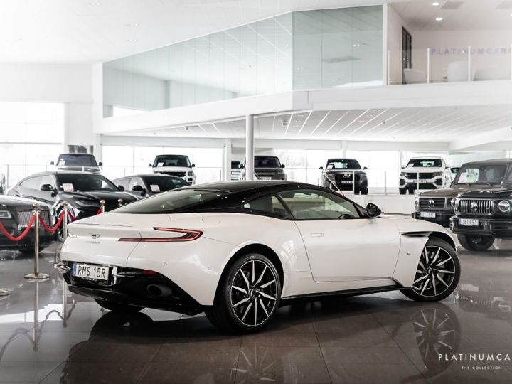 Aston Martin DB11 V12 5.2 608HP / BLACK PACK / 360° / JA 20 / Garantie 12 mois Prémium Blanche - 2