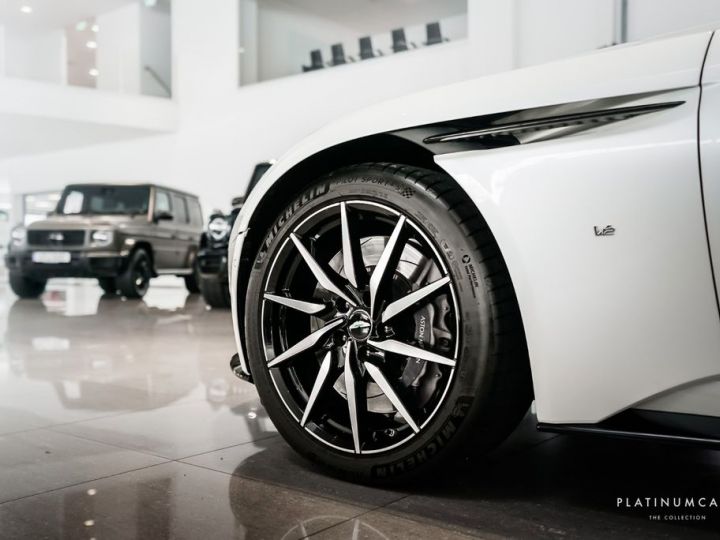 Aston Martin DB11 V12 5.2 608HP / BLACK PACK / 360° / JA 20 / Garantie 12 mois Prémium Blanche - 15