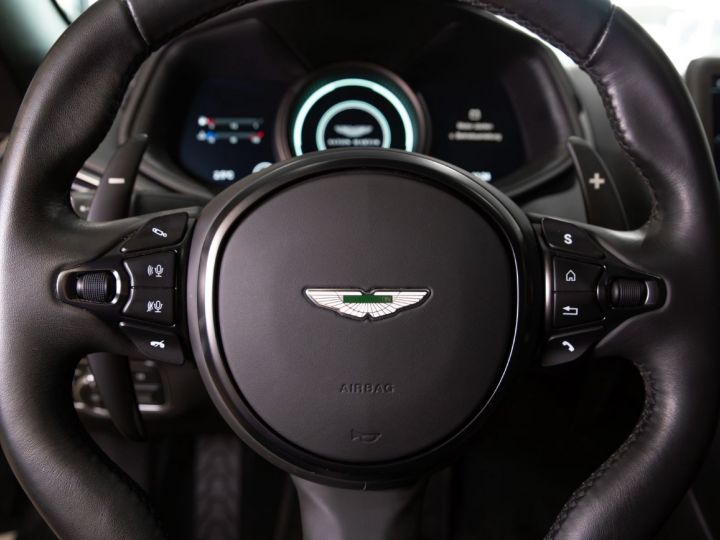 Aston Martin DB11 V12 AMR  - 11