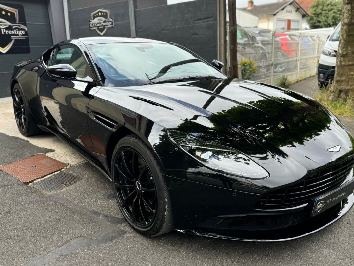 Aston Martin DB11 V12 AMR full black  - 2