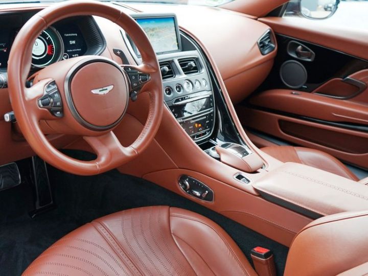 Aston Martin DB11 V8 4.0 510 Sport Paket 360° Garantie 12 Mois Prémium Gris Xénon - 7