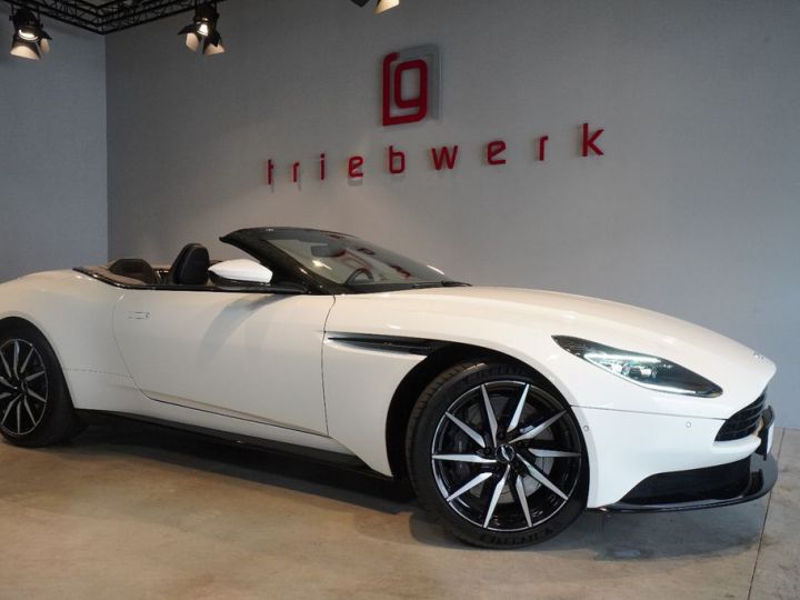 Aston Martin DB11 V8 4.0 510 Volante Sport 360° 1èreM Garantie 12 Mois Prémium Blanche - 1