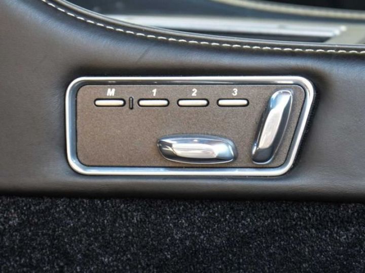 Aston Martin DB9 VOLANTE 6.0 V12  Onyx black métal - 12