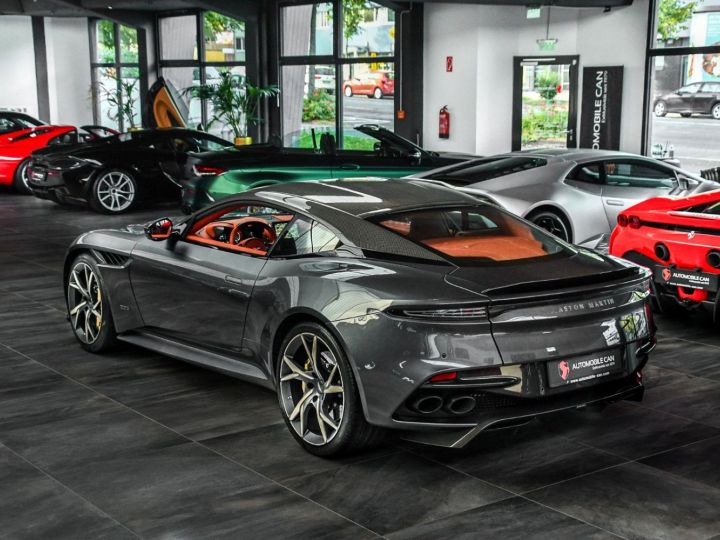 Aston Martin DBS Superleggera 5.2 V12 Full Carbon + Q Spécial 1ère main Garantie 12 mois GRIS XENON - 2