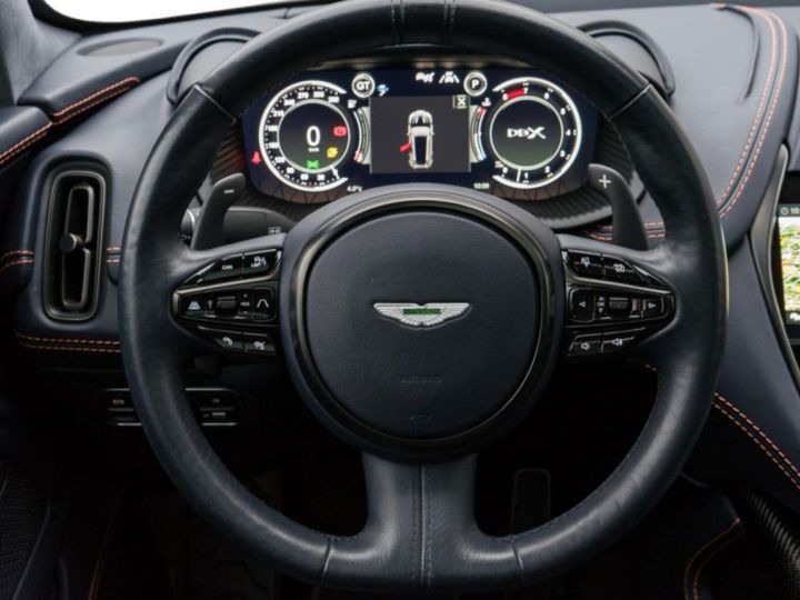 Aston Martin DBX Carbon pano  - 8