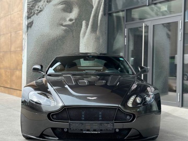 Aston Martin V12 Vantage 5.9 576 7-Speed Sportshift III 1èreM Audio System Aston Martin Premium Audio 700W Garantie 12 mois Prémium Grise - 5