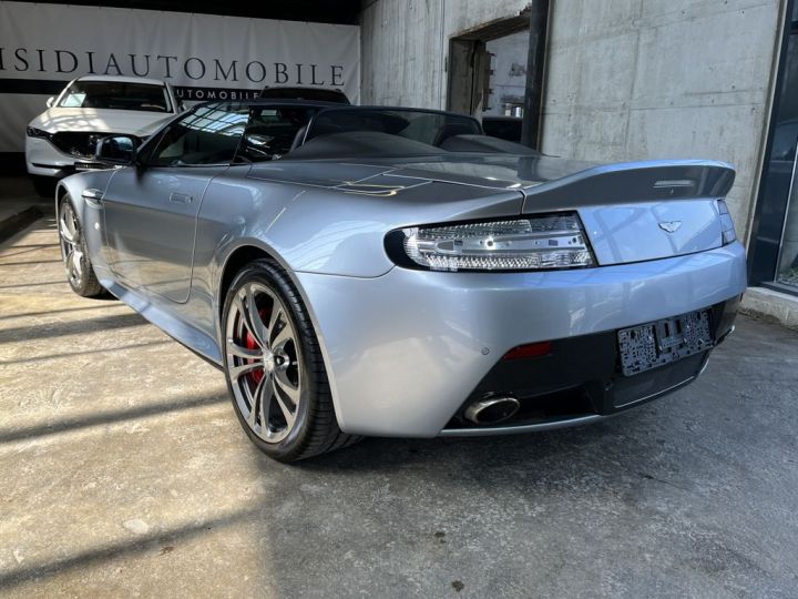 Aston Martin V12 Vantage 5.9 576 7-Speed Sportshift III 1èreM Audio System Aston Martin Premium Audio 700W Garantie 12 mois Prémium Argent - 4