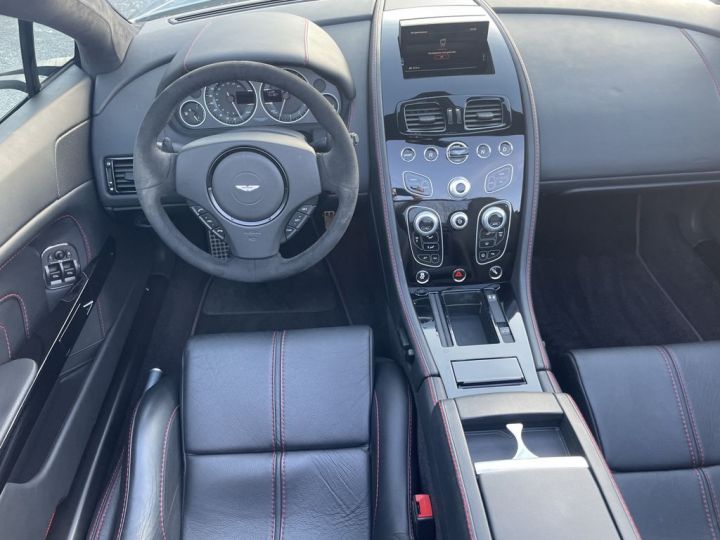 Aston Martin V12 Vantage 5.9 576 7-Speed Sportshift III 1èreM Audio System Aston Martin Premium Audio 700W Garantie 12 mois Prémium Argent - 22