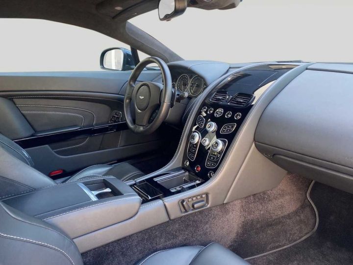 Aston Martin V12 Vantage 5.9 576 7-Speed Sportshift III Audio System Aston Martin Premium Audio 700W Garantie 12 mois Prémium Bleu - 8