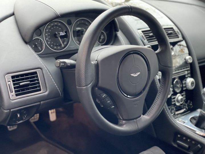 Aston Martin V12 Vantage COUPE 6.0 V12 517 BLACK CARBON EDITION noire metal - 15