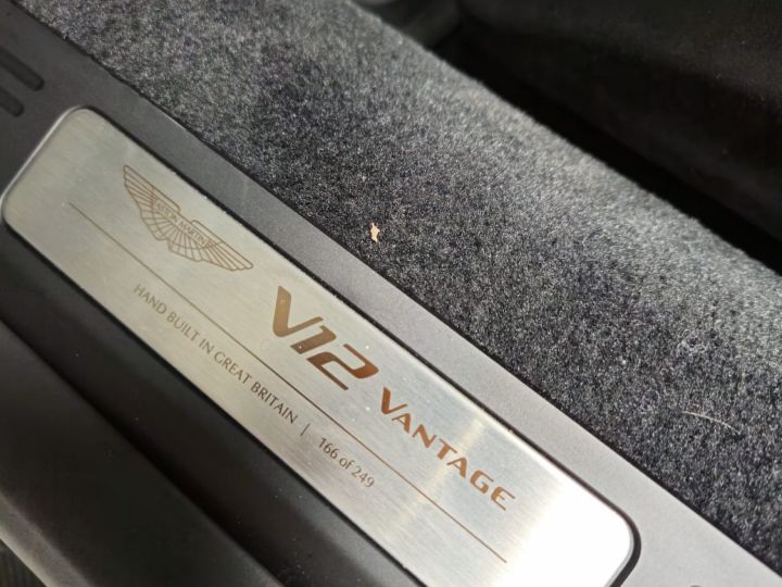 Aston Martin V12 Vantage V12 VANTAGE ROADSTER 249 EXEMPLAIRES 700ch Vert - 36