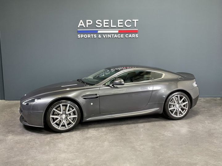 Aston Martin V8 Vantage  - 1