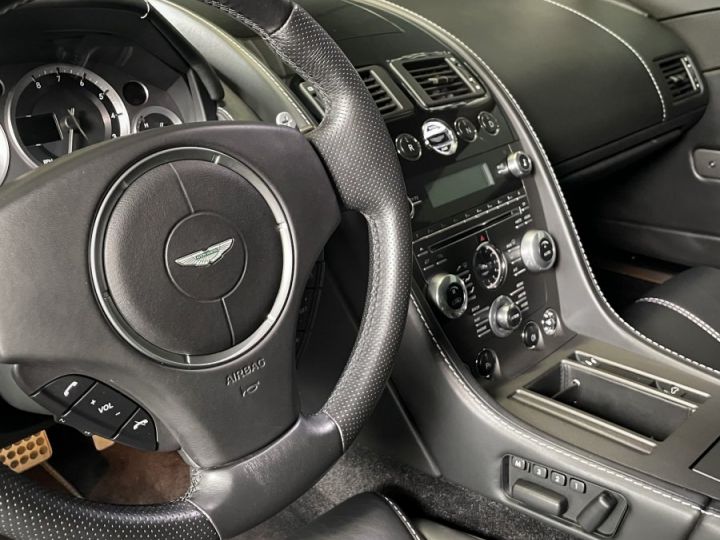 Aston Martin V8 Vantage  - 8