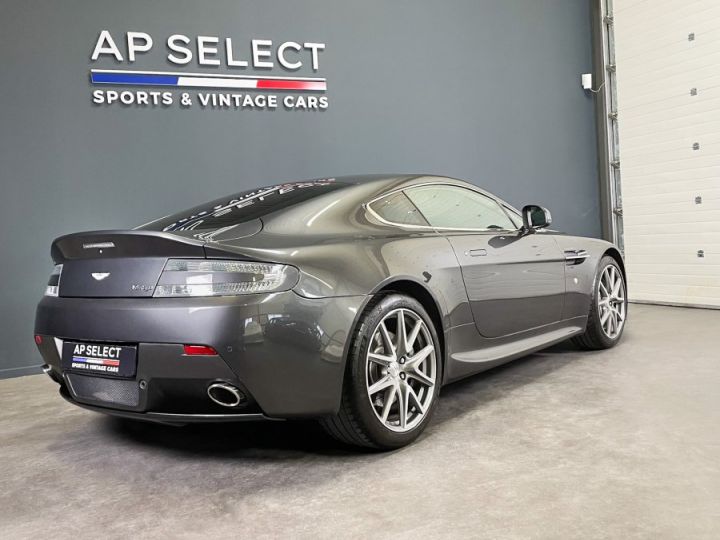 Aston Martin V8 Vantage  - 17