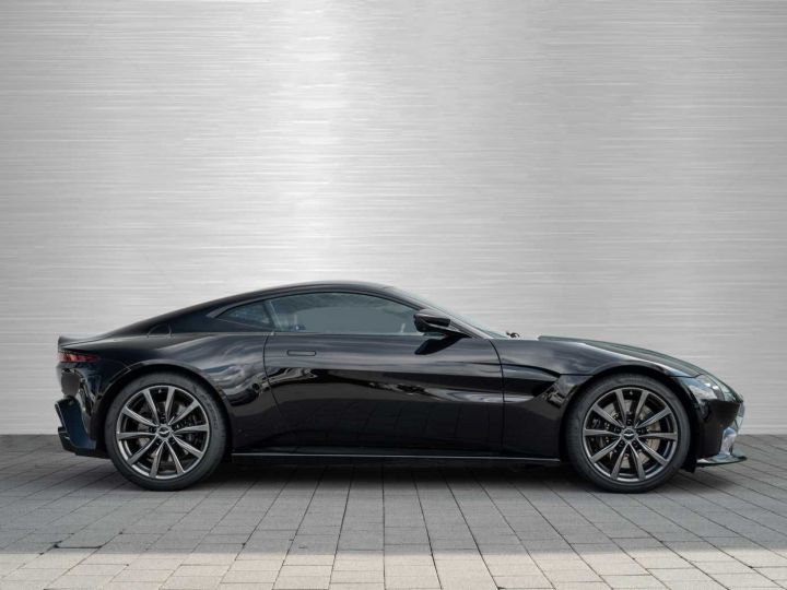 Aston Martin V8 Vantage NOIR - 11