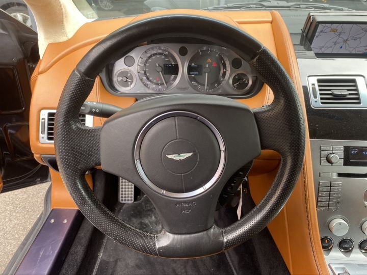 Aston Martin V8 Vantage 4.3 Noir - 24