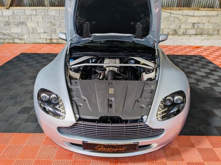 Aston Martin V8 Vantage 4.3 Gris - 9