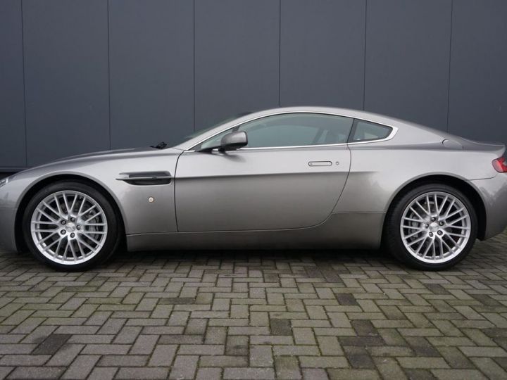 Aston Martin V8 Vantage 4.7 / Garantie 12 mois Gris métallisé - 2