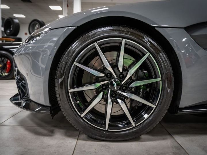 Aston Martin V8 Vantage Aston Martin V8 Vantage Vantage*Carbon*Premium Audio shyna grey  - 1