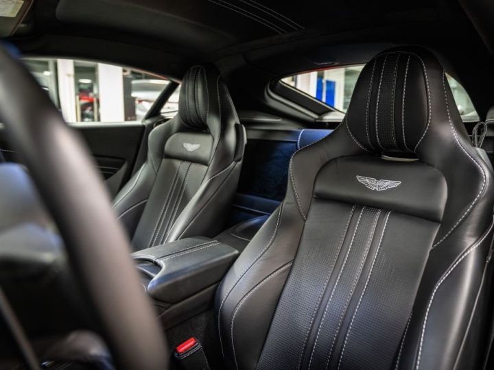 Aston Martin V8 Vantage Aston Martin V8 Vantage Vantage*Carbon*Premium Audio shyna grey  - 3