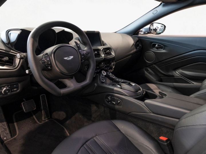 Aston Martin V8 Vantage Carbon  - 3