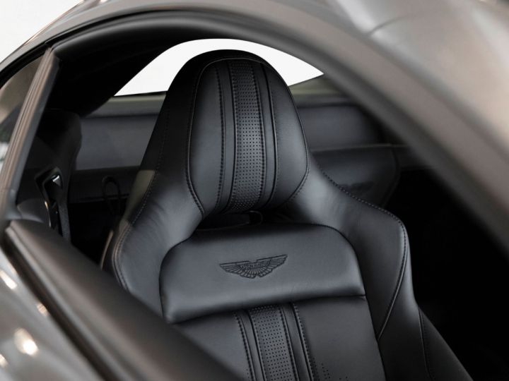 Aston Martin V8 Vantage Carbon  - 5