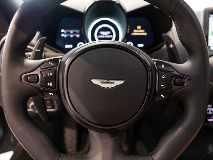 Aston Martin V8 Vantage Carbon  - 6