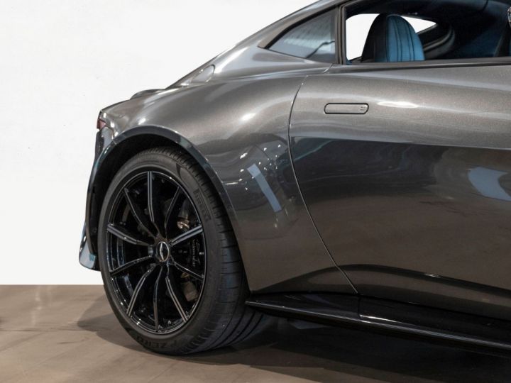 Aston Martin V8 Vantage Carbon  - 9