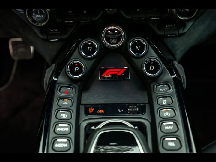 Aston Martin V8 Vantage F1 EDITION / Aerokit / 360° / Carbone / Garantie Aston Martin Noir - 9