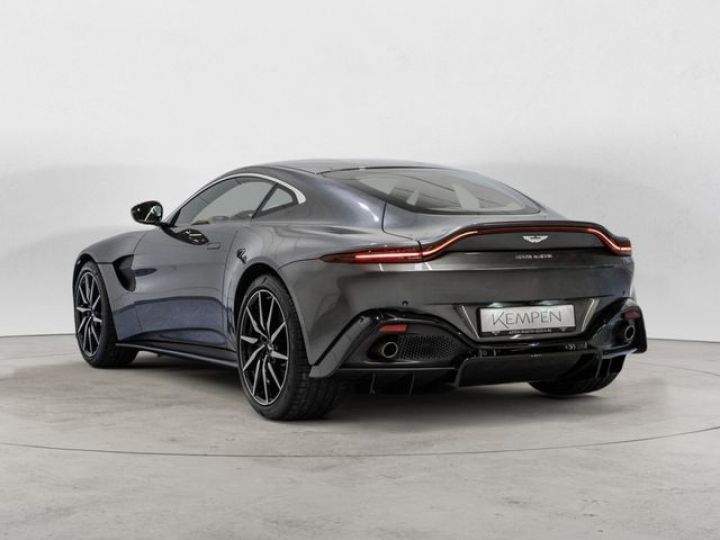 Aston Martin V8 Vantage MAGNETIC SILVER INTERIEUR BEIGE CAMERA 360° 2 SIEGES ELEC SON HAUT DE GAMME GARANTIE 12 MOIS PREMIERE MAIN Magnetic Silver - 2