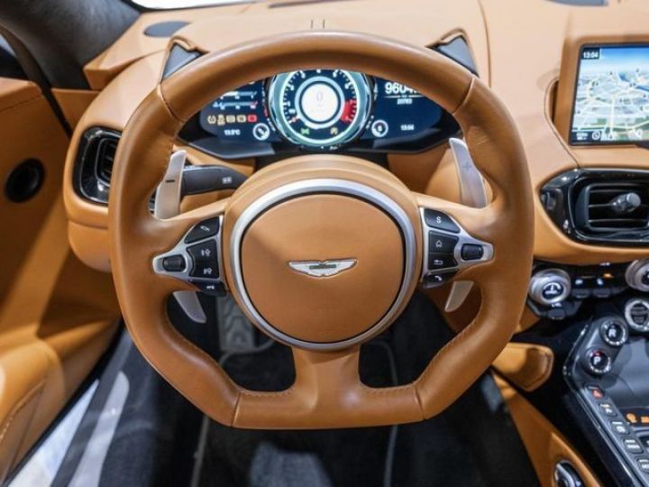 Aston Martin V8 Vantage MAGNETIC SILVER INTERIEUR BEIGE CAMERA 360° 2 SIEGES ELEC SON HAUT DE GAMME GARANTIE 12 MOIS PREMIERE MAIN Magnetic Silver - 11