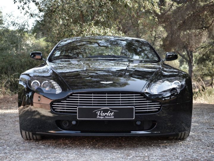 Aston Martin V8 Vantage MAGNIFIQUE ASTON MARTIN VANTAGE 4.7 V8 426ch BVS SPORTSHIFT ORIGINE FRANCE 2009 SEULEMENT 59000 KILOMETRES SUIVI AVEC CARNET + FACTURES GRAND ENTRETIE Noir - 2