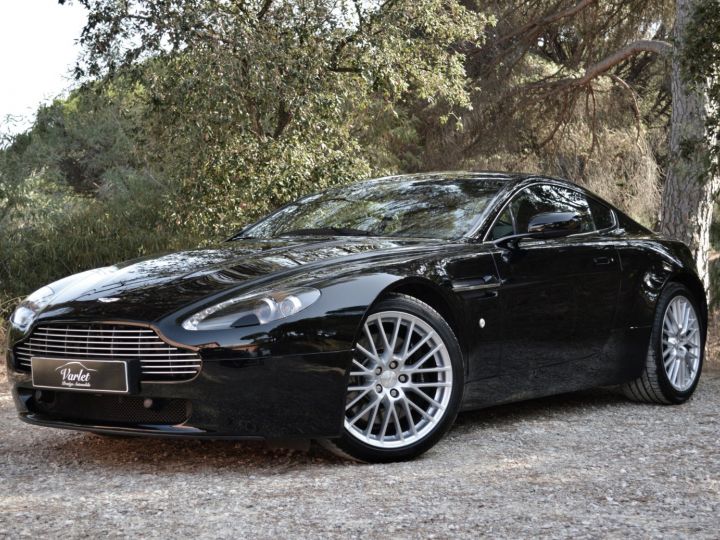 Aston Martin V8 Vantage MAGNIFIQUE ASTON MARTIN VANTAGE 4.7 V8 426ch BVS SPORTSHIFT ORIGINE FRANCE 2009 SEULEMENT 59000 KILOMETRES SUIVI AVEC CARNET + FACTURES GRAND ENTRETIE Noir - 5