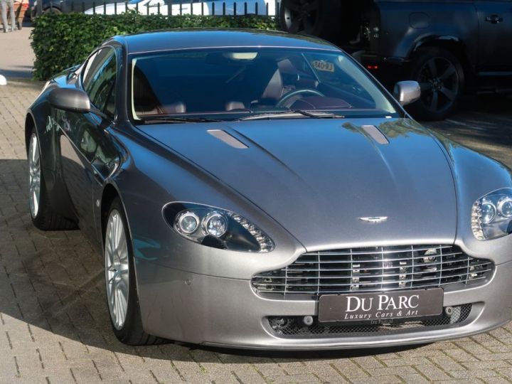 Aston Martin V8 Vantage Manuelle / Garantie 12 mois Gris métallisé - 1