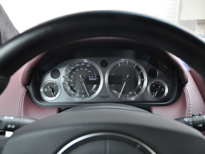 Aston Martin V8 Vantage Manuelle / Garantie 12 mois Gris métallisé - 6
