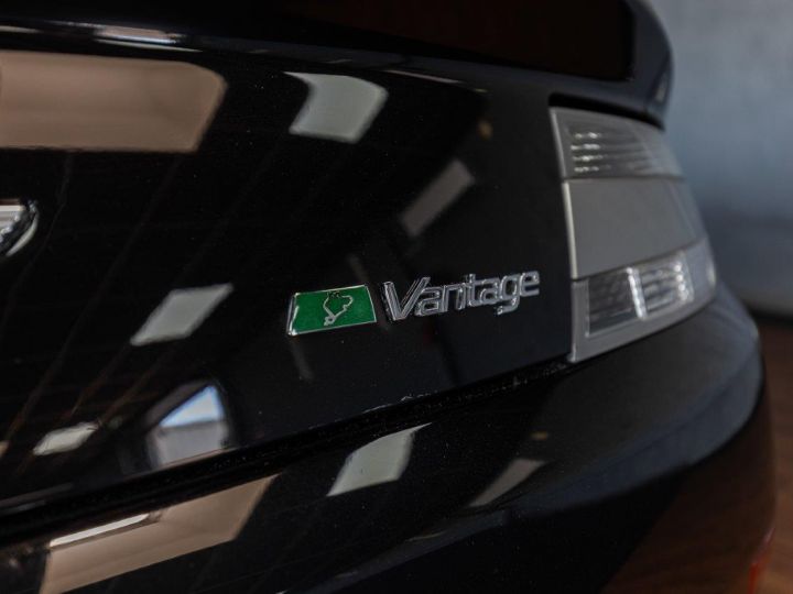 Aston Martin V8 Vantage ROADSTER 4.3 N400 BVA6 190 of 240 - Révisée en concession Aston Martin - Garantie Noir verni - 31