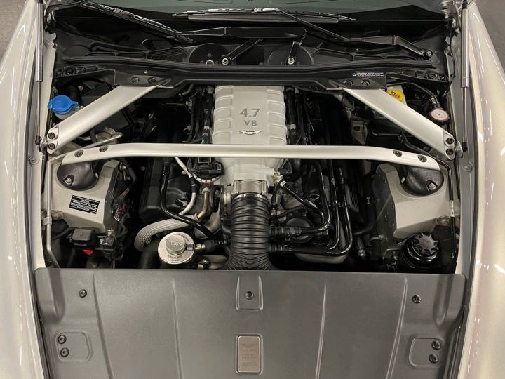 Aston Martin V8 Vantage ROADSTER 4.7 420 SPORTSHIFT BVS Lightning Silver - 45