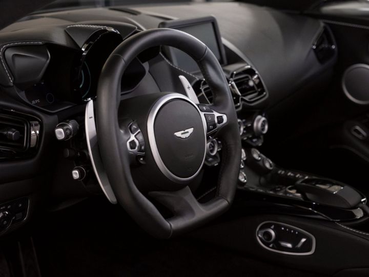 Aston Martin V8 Vantage V8 Roadster  - 9